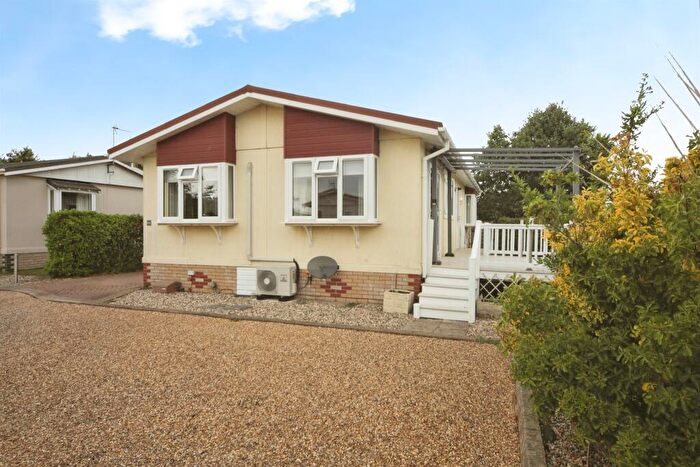 2 Bedroom Park Home For Sale In Debenham Corner, Wetheringsett, Stowmarket, IP14
