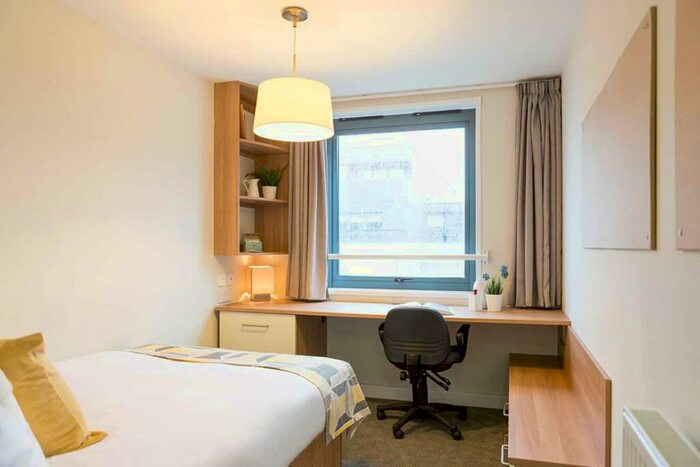 Studio To Rent In Market Road, N7