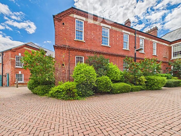 3 Bedroom Flat For Sale In Canadian Way, Limes Park, Basingstoke, RG24
