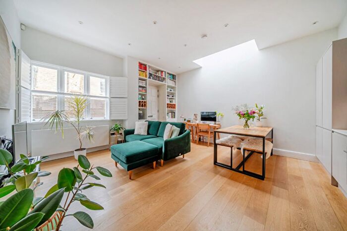 1 Bedroom Flat For Sale In King Street, Hammersmith, London, W6