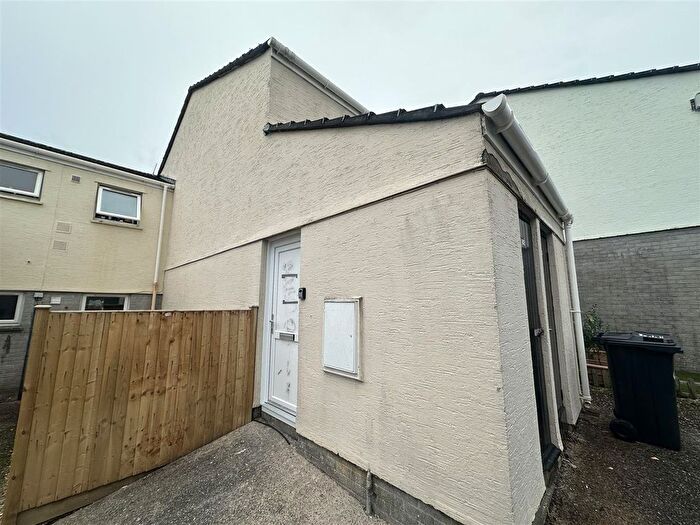 1 Bedroom Flat For Sale In Chapel Field, St. Austell, PL25