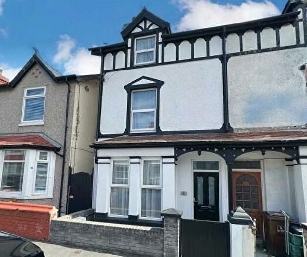 3 Bedroom Town House To Rent In Ronald Avenue, Cyffordd Llandudno, LL31