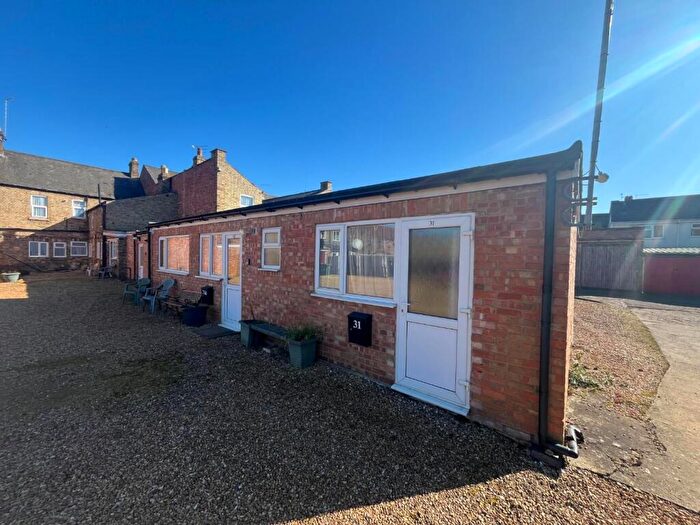 2 Bedroom Bungalow To Rent In Cavendish Street, Peterborough, PE1