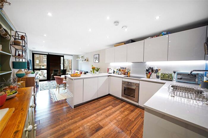 2 Bedroom Apartment For Sale In Queens Road, London, SE15