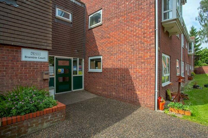 1 Bedroom Flat To Rent In Bramble Court, Carnarvon Grove, NG4