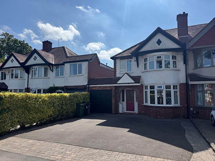 3 Bedroom Semi-Detached House To Rent In Blackford Road, Solihull, B90
