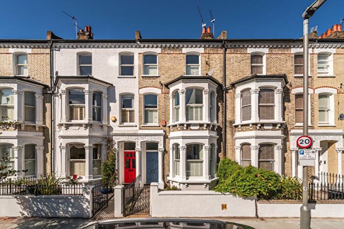 4 Bedroom Detached House For Sale In Lindore Road, London, SW11