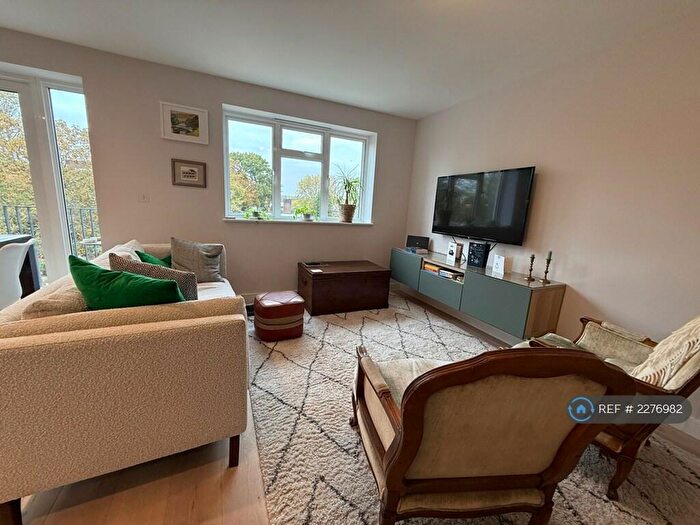 2 Bedroom Flat To Rent In L'ancresse Villas, Beckenham, BR3