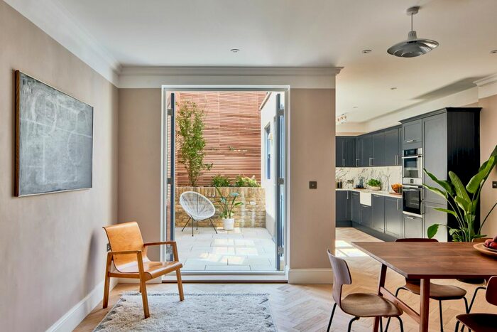 3 Bedroom Terraced House For Sale In Scawen Road, London, SE8