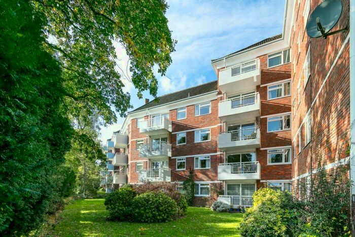 2 Bedroom Flat To Rent In Courtlands, Sheen Road, Richmond, TW10