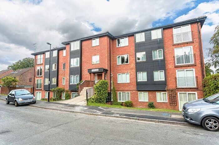 1 Bedroom Flat To Rent In Oakhill Lodge, Reedham Drive, Purley, CR8