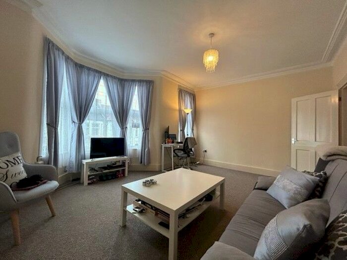 1 Bedroom Flat To Rent In Third Avenue, London, E12