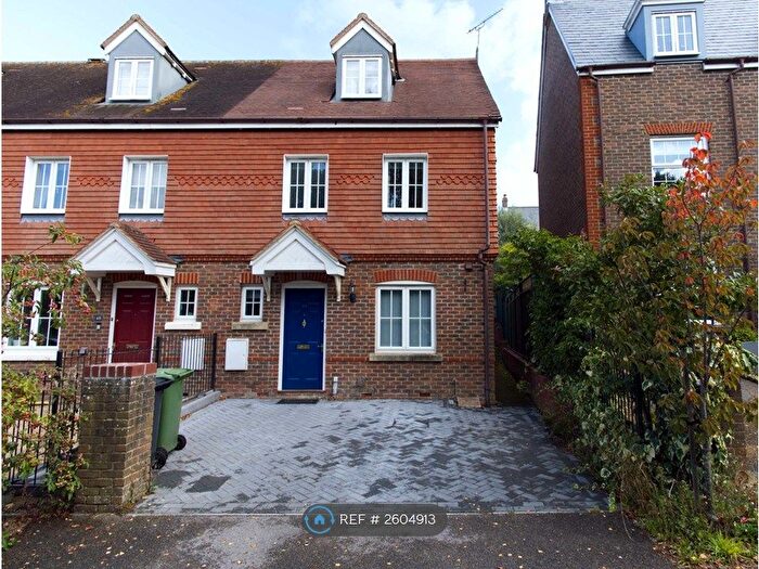 4 Bedroom Semi-Detached House To Rent In Victoria Way, Liphook, GU30
