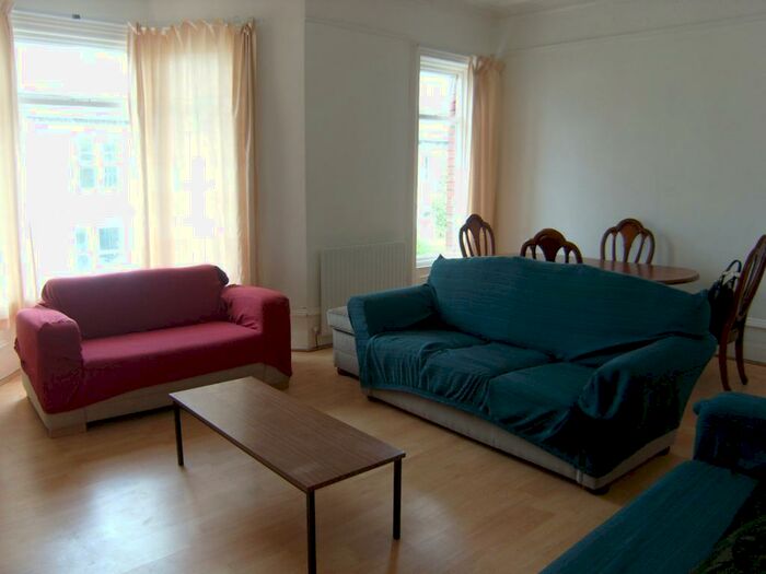 6 Bedroom Terraced House To Rent In Queens Road, Jesmond, Newcastle Upon Tyne, NE2