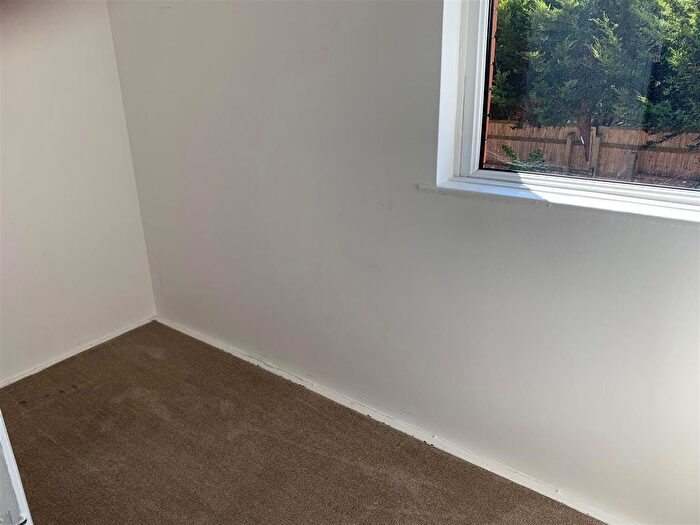 2 Bedroom Flat For Sale In Golf Links Road, Burnham-On-Sea, TA8