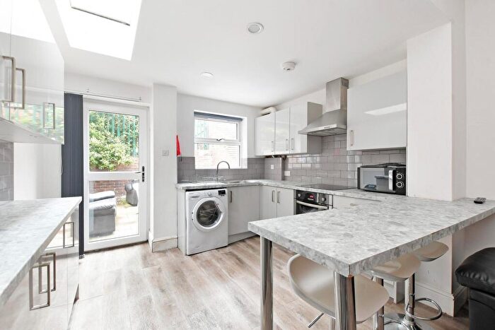5 Bedroom House To Rent In Stalker Lees Road, Sheffield, S11
