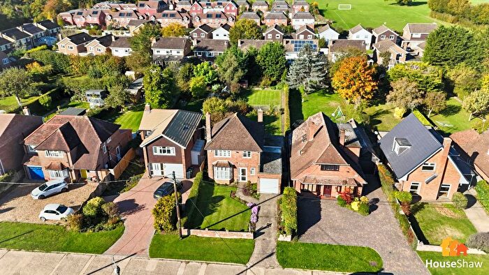 3 Bedroom Detached House For Sale In Sunnymede Avenue, Chesham, HP5