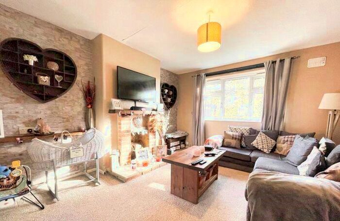 2 Bedroom Flat To Rent In Allendale Walk, Blurton, Stoke-On-Trent, ST3