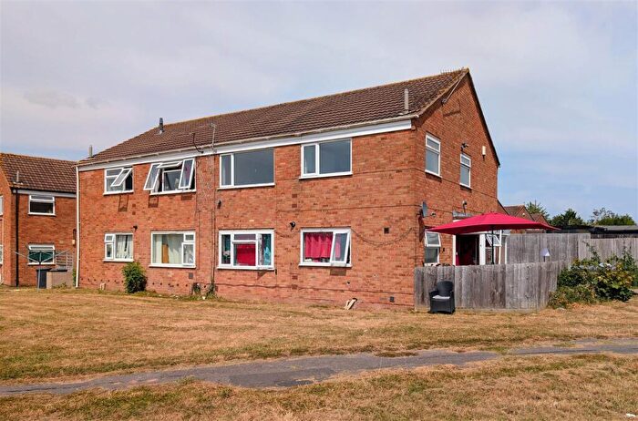 2 Bedroom Maisonette For Sale In Cheviot Close, Quedgeley, Gloucester, GL2