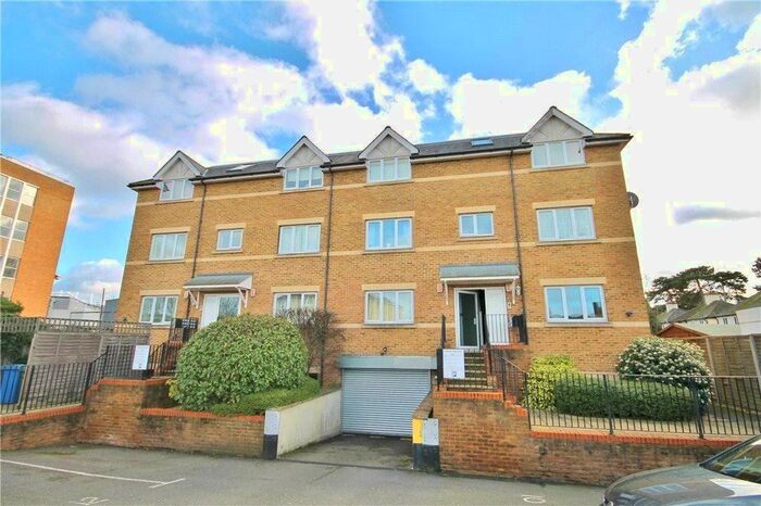 2 Bedroom Flat To Rent In - Chertsey Road, Ashford, Middlesex, TW15