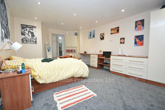 10 Bedroom Terraced House To Rent In Bainbrigge Road, Headingley, Leeds, LS6
