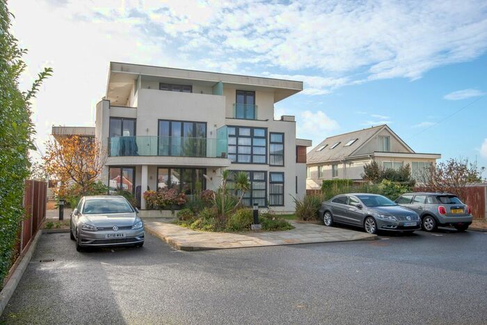 4 Bedroom Flat To Rent In Eirene Road, Goring By Sea, BN12