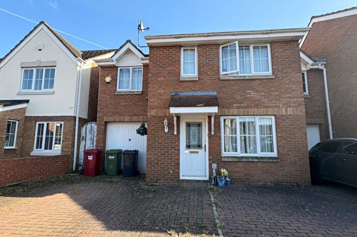 3 Bedroom Property To Rent In Deverills Way, Langley, Slough, SL3