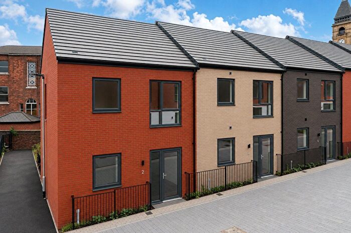 3 Bedroom Town House For Sale In Gills Mews, Wakefield, West Yorkshire, WF1