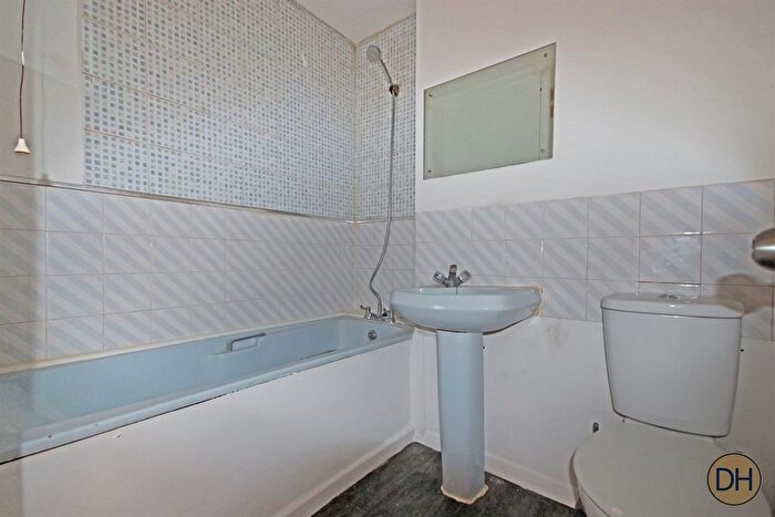 1 Bedroom Flat To Rent In Markwell Wood, CM19