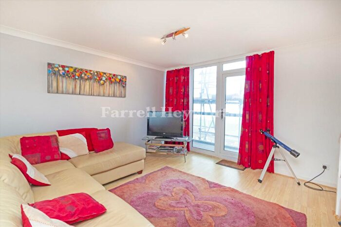 2 Bedroom Flat For Sale In Queens Promenade, Blackpool, FY2