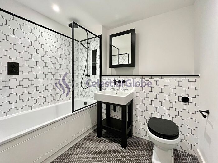 2 Bedroom Flat To Rent In Brook Street, Kingston Upon Thames, KT1