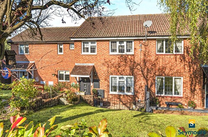 3 Bedroom End Of Terrace House For Sale In Speedwell Close, Merrow, Guildford, Surrey, GU4