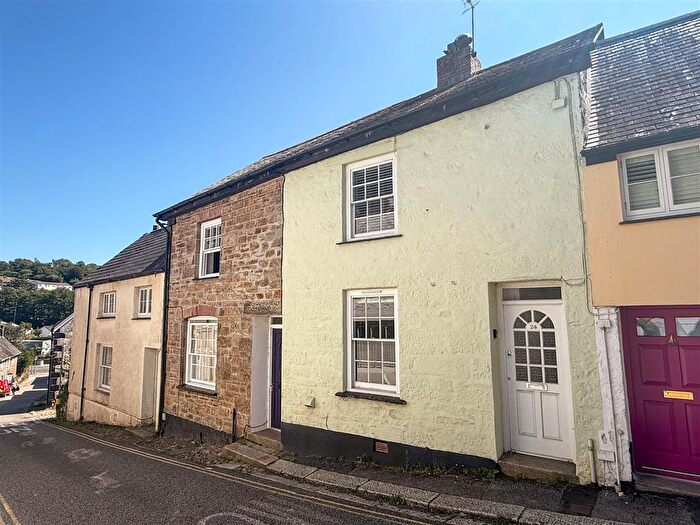 3 Bedroom Terraced House For Sale In St. Gluvias Street, Penryn, TR10