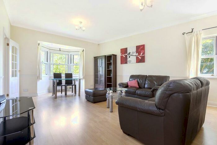 2 Bedroom Apartment To Rent In Raleigh Court, Clarence Mews, London, SE16