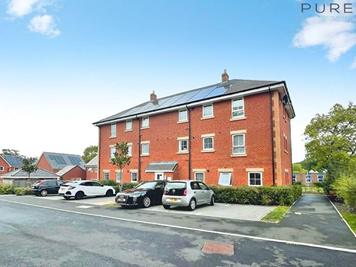 2 Bedroom Flat For Sale In Noyce Court, West End, Southampton, SO30