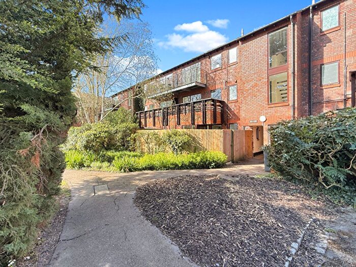 2 Bedroom Flat For Sale In Cockcroft Place, Cambridge, CB3