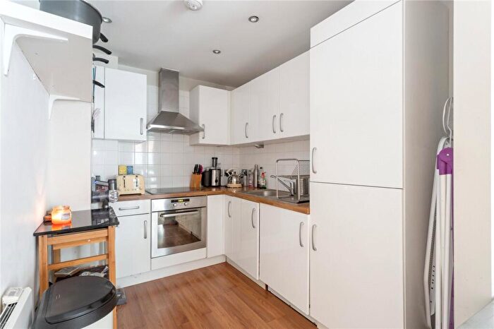 2 Bedroom Apartment For Sale In Greatorex Street, London, E1