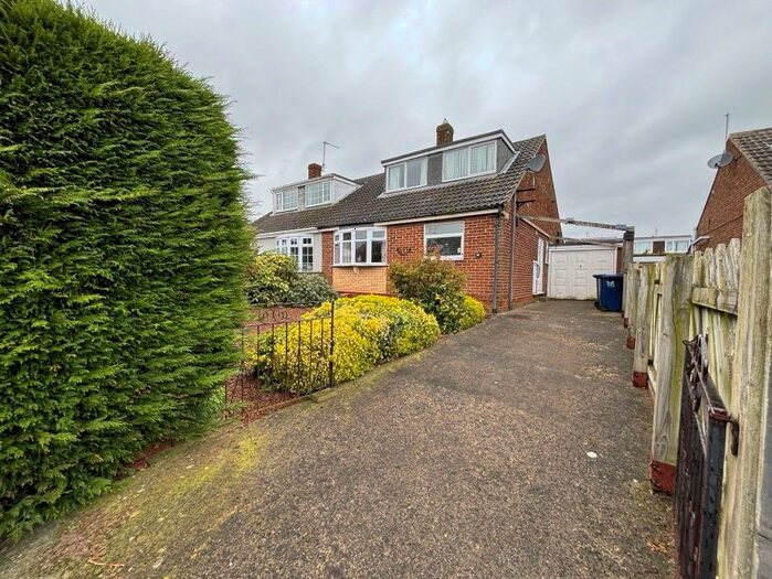 4 Bedroom Bungalow For Sale In Balmoral Road, Lingdale, Saltburn-By-The-Sea, Cleveland, TS12