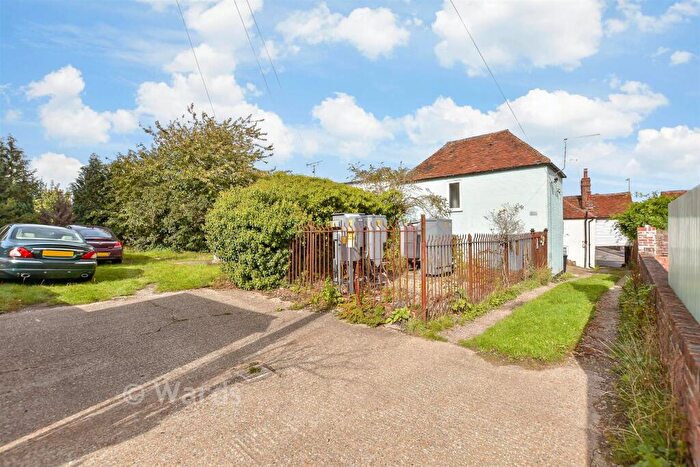 2 Bedroom Flat For Sale In Whitstable Road, Canterbury, Kent, CT2