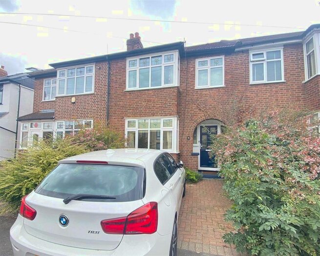 3 Bedroom Property To Rent In Poplar Street, Romford, RM7