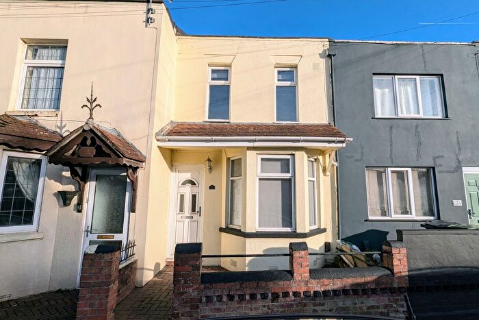2 Bedroom Terraced House For Sale In Anns Hill Road, Gosport, PO12