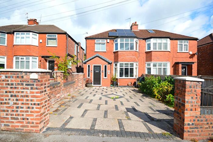 3 Bedroom Semi-Detached House For Sale In Didsbury Road, Stockport, SK4