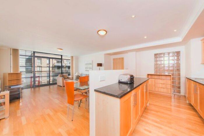 2 Bedroom Flat To Rent In Ferry Lane, Brentford, TW8