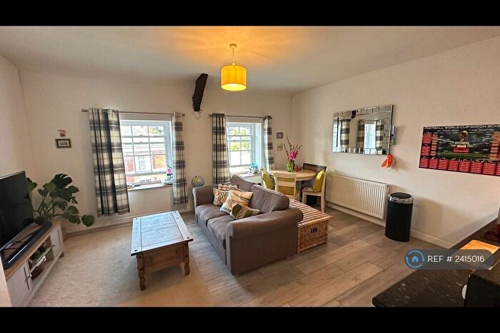1 Bedroom Flat To Rent In High Street, Crediton, EX17