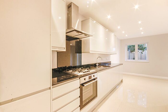 2 Bedroom Flat To Rent In Shrewsbury Lane, London, SE18