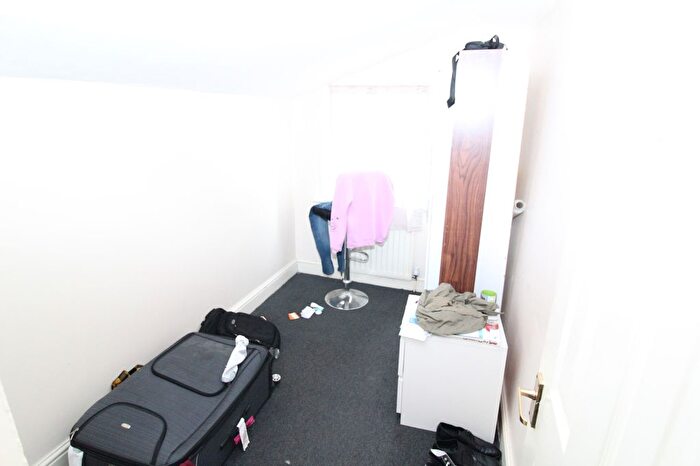 3 Bedroom Terraced House For Sale In Saunders Street, Gillingham, ME7