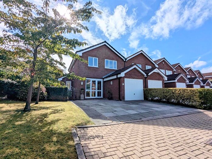 3 Bedroom Semi-Detached House To Rent In Golf Open - Prince Charles Gardens, Birkdale - Sleeps, PR8