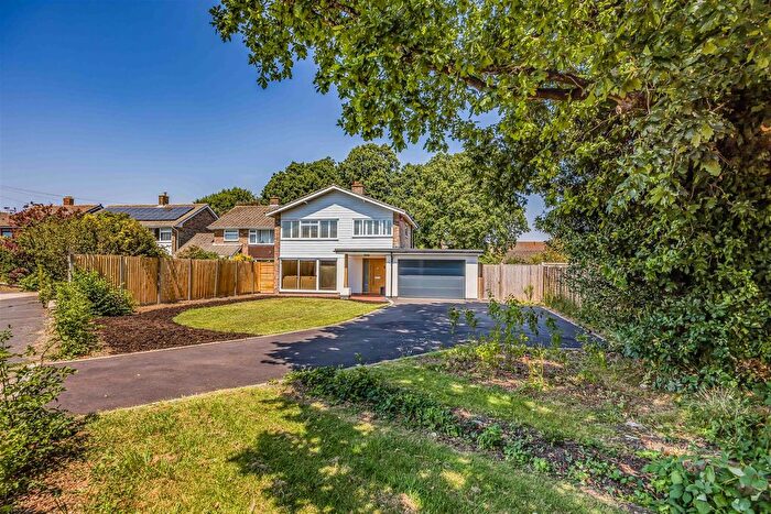 4 Bedroom Detached House For Sale In Morshead Crescent, Fareham, PO16