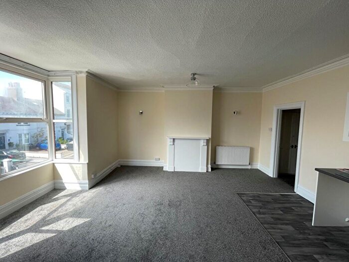 2 Bedroom Flat To Rent In Buckingham Road, Shoreham-by-Sea, BN43