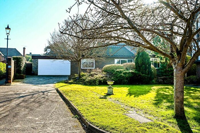 3 Bedroom Detached House To Rent In Meads Road, Boxgrove, Guildford, GU1